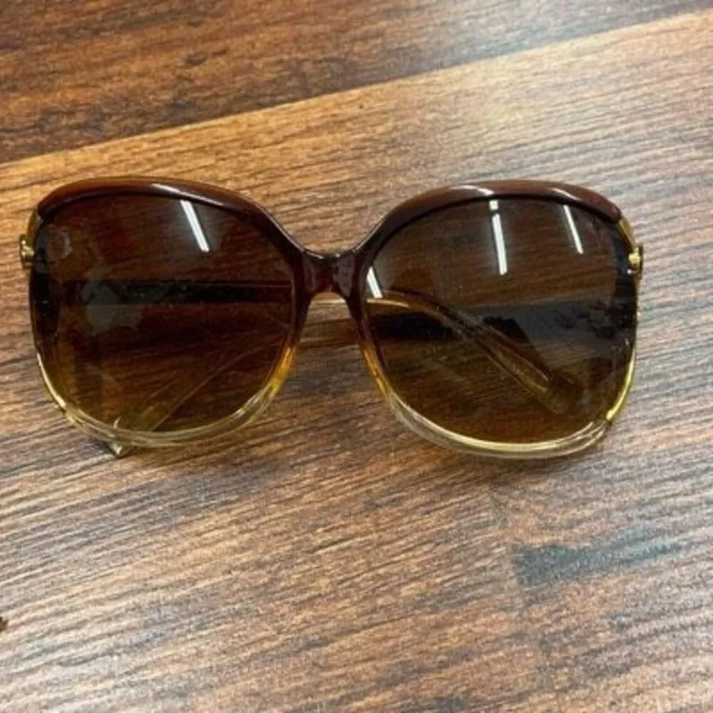 Women's Brown Plastic Tint Lenses Floral And Gold Trim Oversized Sunglasses